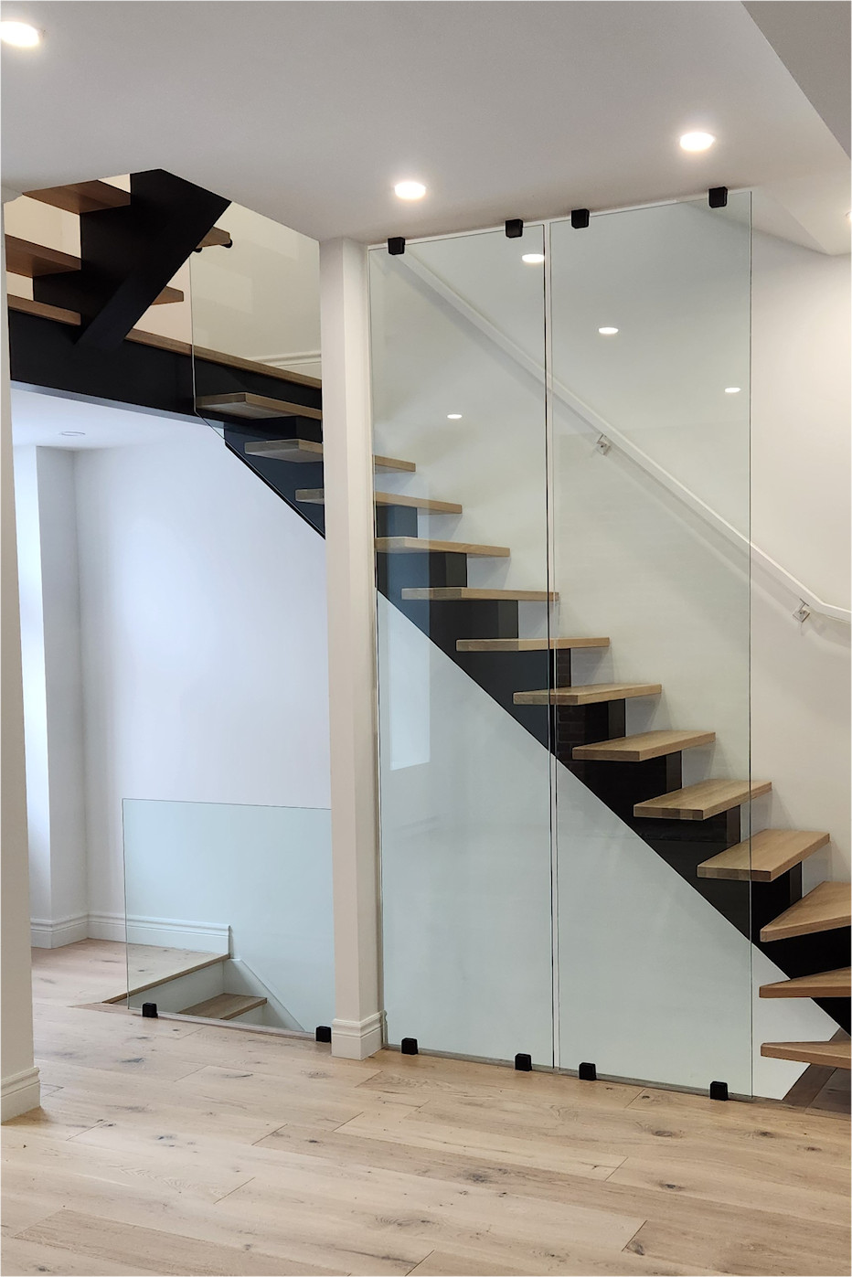 composantes pour la fabrication d'escalier - Esco Distribution