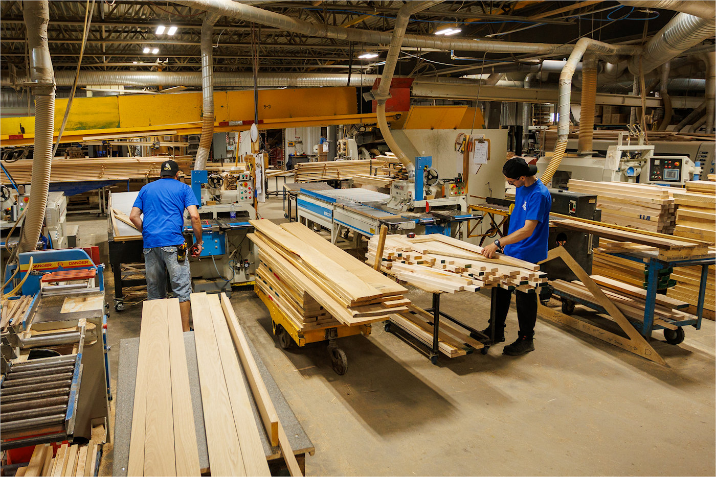 equipe et usine - Esco Distribution montagny