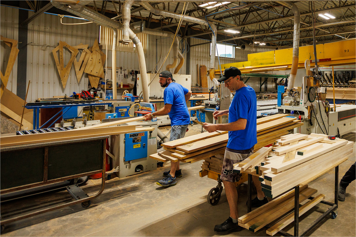 equipe et usine - Esco Distribution montagny
